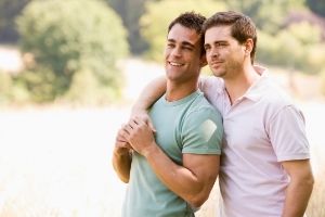 Encuentras con parejas gay desde tu movil, rapido y fácil
